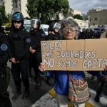 jubilados-protesta-foto-LUIS-ROBAYO-AFP-500x333-1