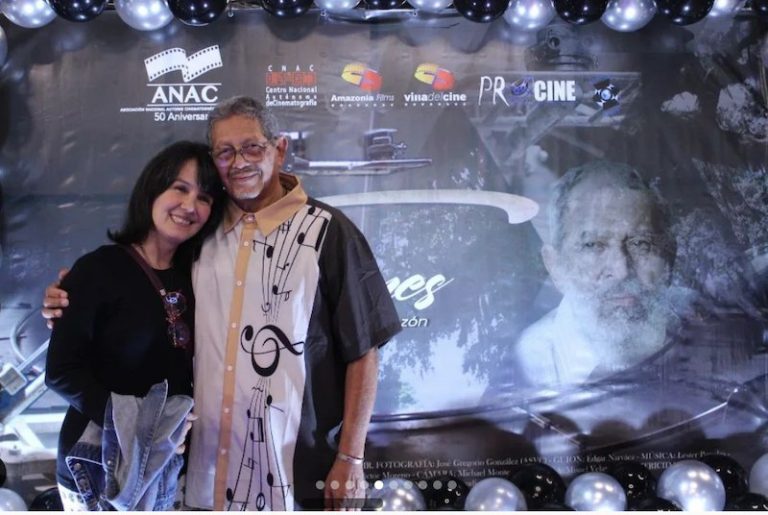 photo_5041853076914419817_x