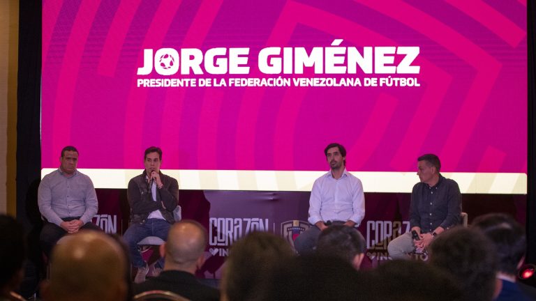 66f49079520da3f793e9885e_Corazón Vinotinto 1