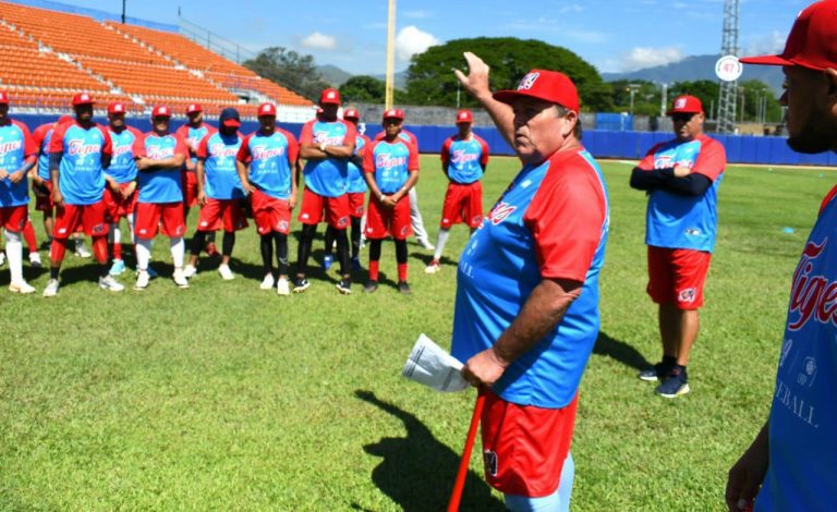 Foto Entrenamiento Tigres 02