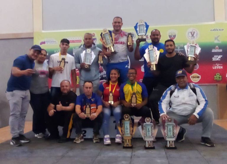 Foto Levantamiento de Pesas Sub 15 y Sub 17