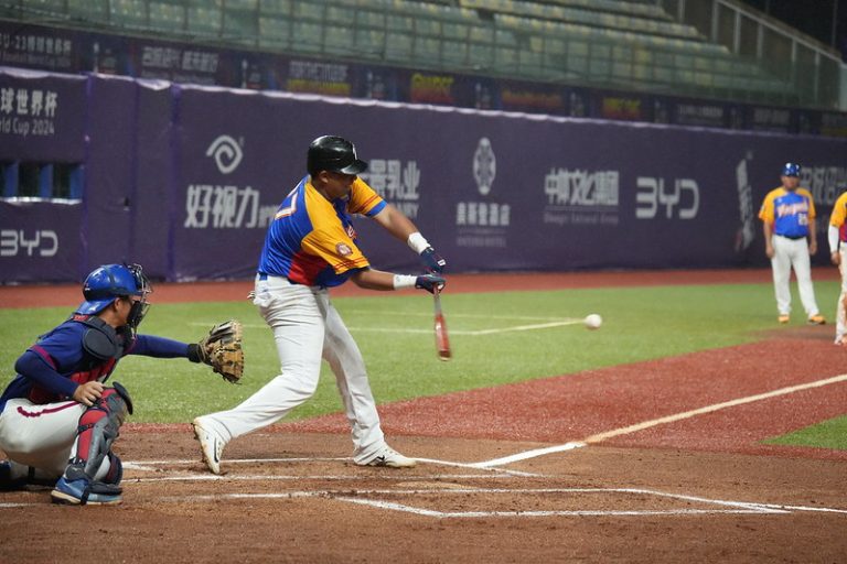 GXIJV6tW4AA9u1-