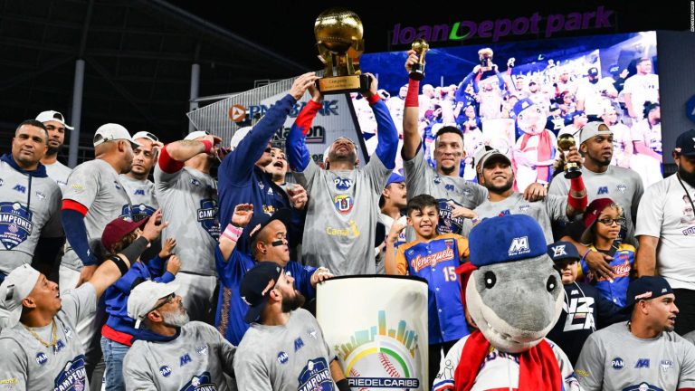 240210000203-tiburones-de-la-guaira-campeon-serie-del-caribe-2024-beisbol-deportes-tv-full-169