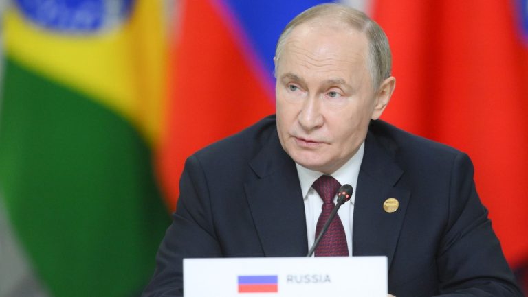 Putin en la Cumbre Brics: Usar el dólar como arma es un gran error
