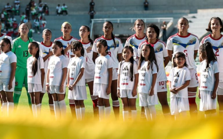 Vinotinto Femenina