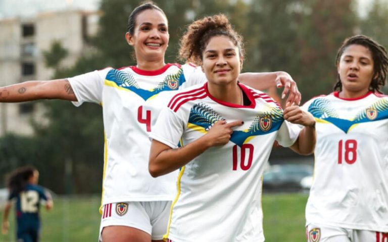 Vinotinto Femenina