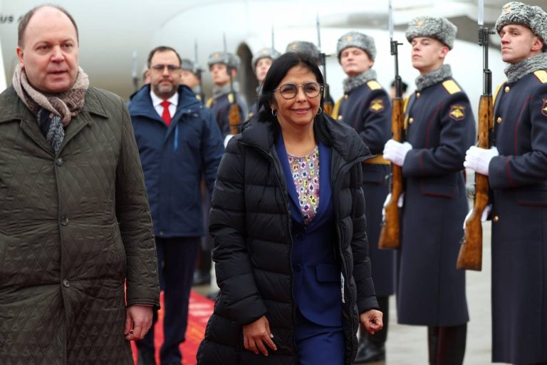 Vicepresidenta Ejecutiva arriba a Rusia para la cumbre de los BRICS