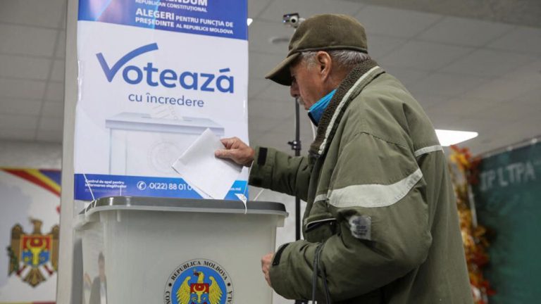 Moldavos ejercieron su derecho al voto