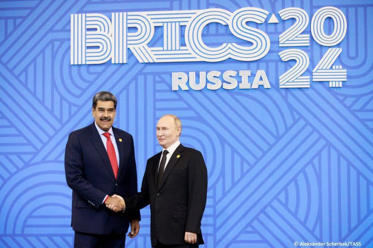 Putin a Maduro: "El Gobierno legítimo formado bajo su liderazgo hizo mucho por el desarrollo de Venezuela"