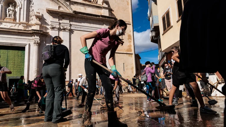 Advierten sobre posible brote epidemiológico tras afectación por fuertes lluvias en España