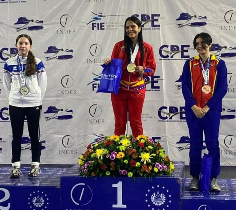 Esgrima Femenina - Victoria Guerrero - Maria Touzzo