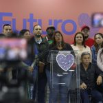 photo_4992756386630839807_y