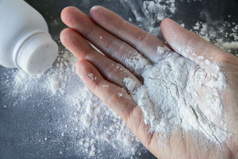 Talcum,Powder,On,Hands