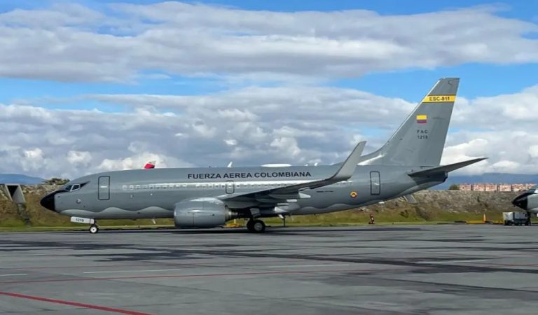 avion colombiano-deportados
