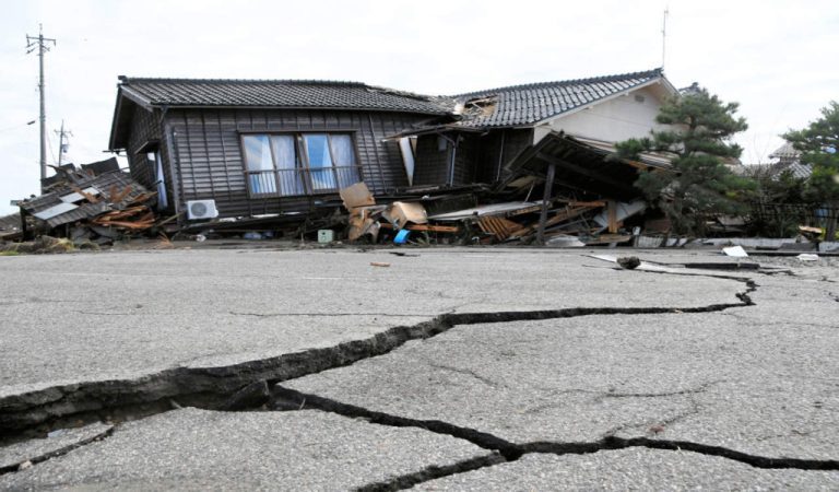 japon-terremoto-carretera