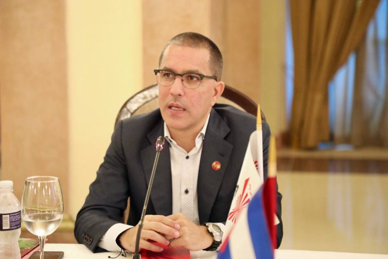 photo_4965359382955142727_y