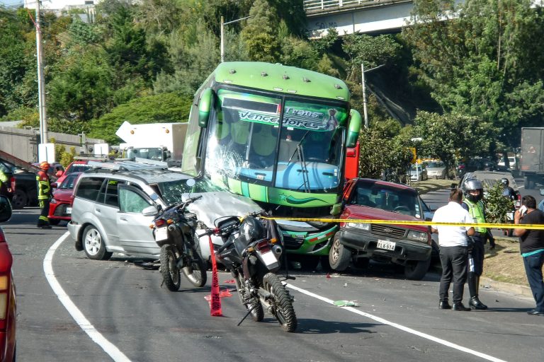 accidente-transito-quito-simon-bolivar