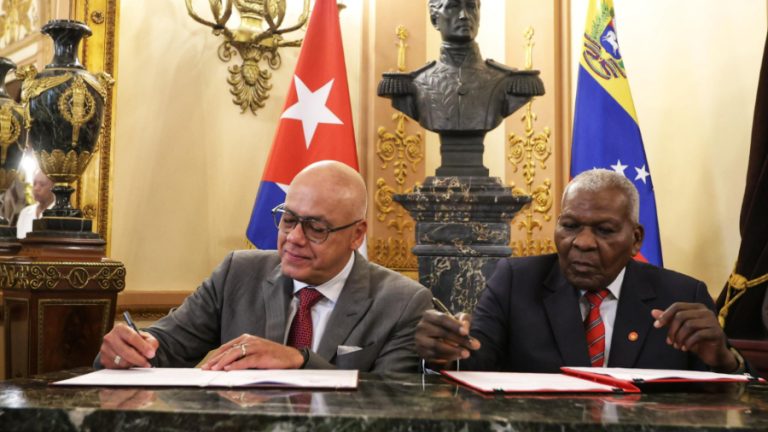 cortesia-presidentes-de-parlamento-jorge-rodriguez-venezuela-esteban-lazo-cuba-36520