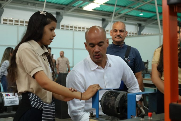 1074022e-6c85-4cfc-a6ab-c7f43e37203e