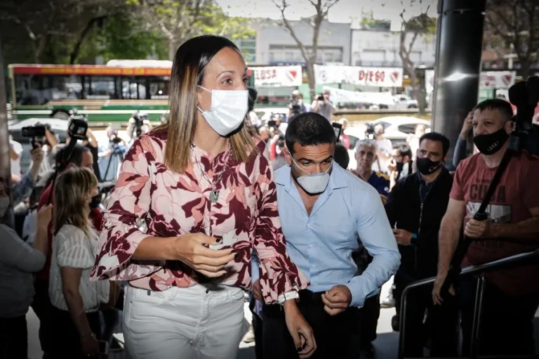 Agustina Cosachov y Carlos Díaz