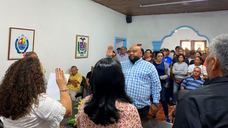 concejo-municipal-de-catatumbo-nombra-a-cesar-urdaneta-como-alcalde-encargado-38652