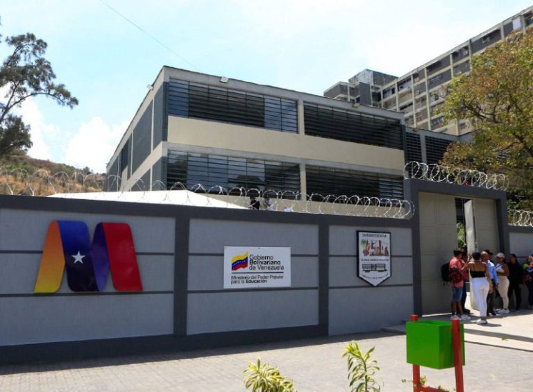 e8301d53-1c5a-4b7c-9a18-0c0a287da3ee