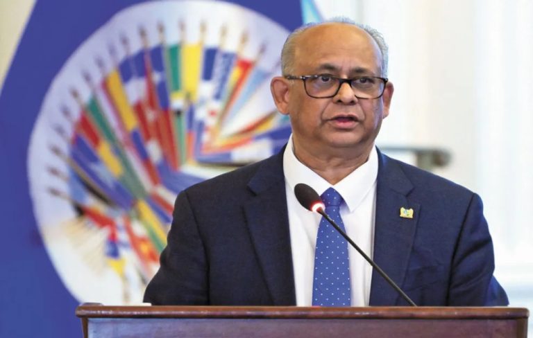 secretario-oea-surinam