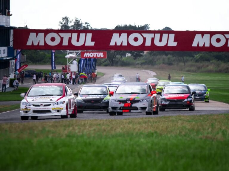 AUTOS-EN-SAN-CARLOS-768x576