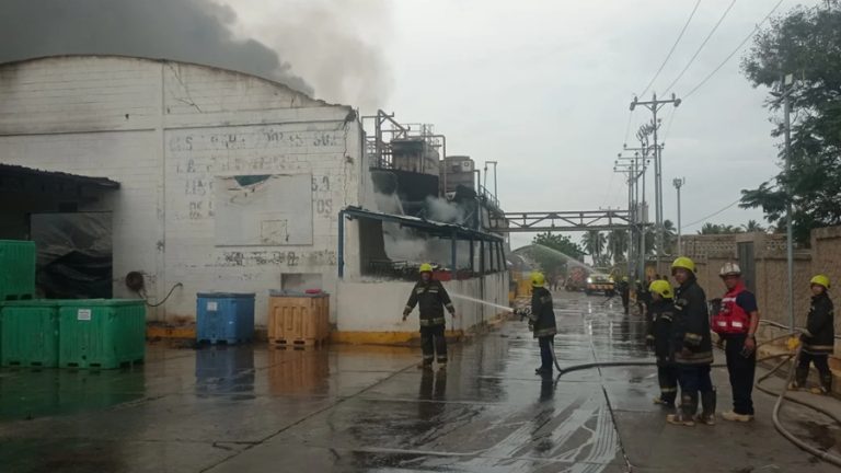 cortesia-incendio-en-planta-camaronera-del-zulia-39919