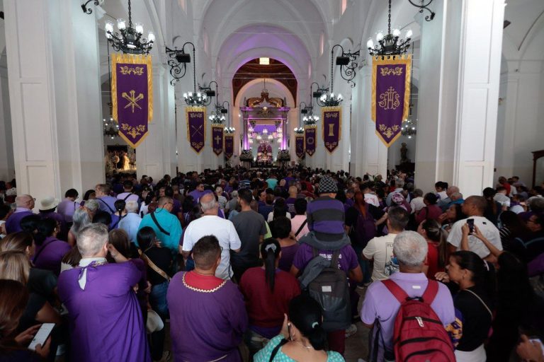 fef6c020-742a-4b3d-95b9-3e480d564ab4