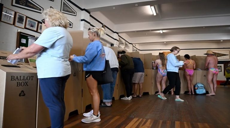 EPA9566-AUSTRALIA-ELECTION25