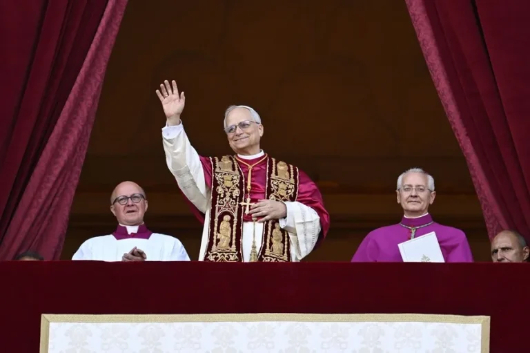 NUEVO PAPA 02
