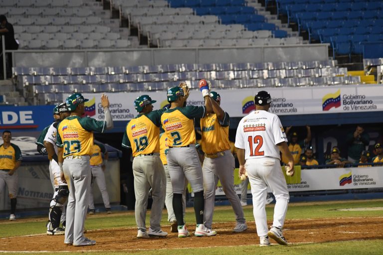 Samanes de Aragua