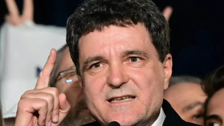 el-alcalde-centrista-proeuropeo-de-bucarest-nicusor-dan-41644 (1)