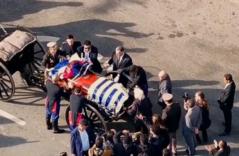 feretro-jose-mujica-cortejo-funebrejpg