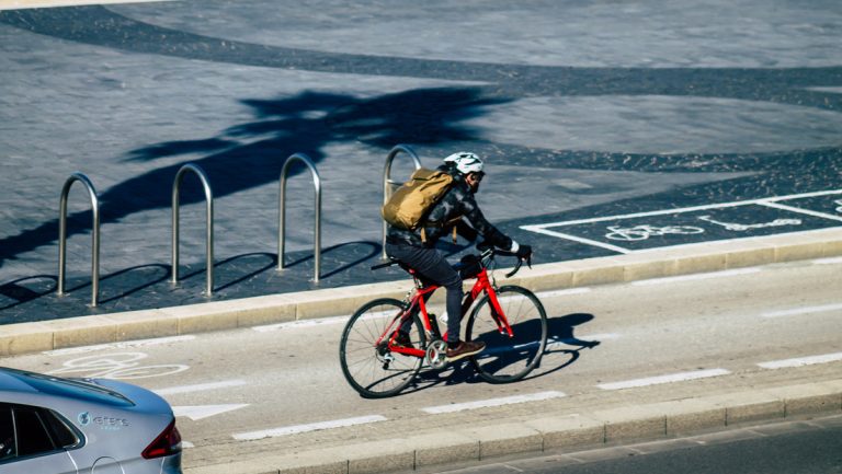 684b025c59bf5b7cd00a7cfa