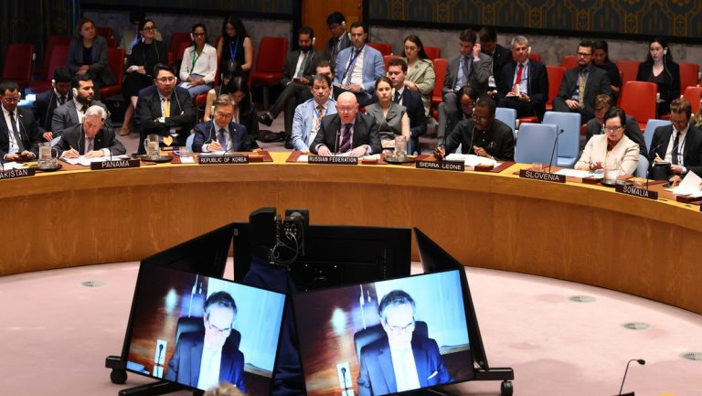 684c8d5559bf5b0d7e028c06