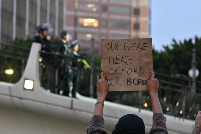 protestas-los-angelesafp-3-b3891168-focus-0.32-0.12-696-464