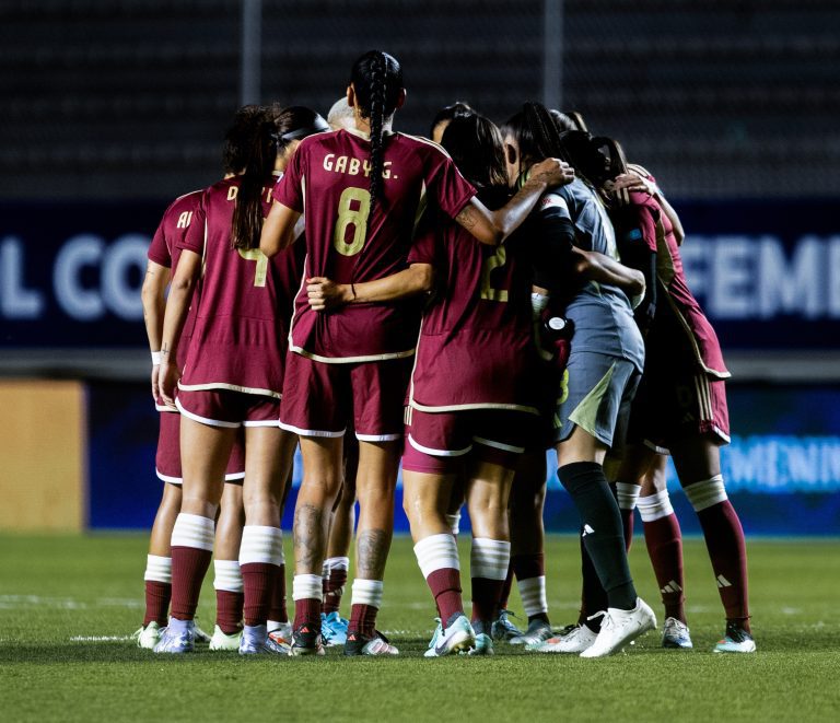 Vinotinto Femenina