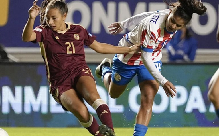 Vinotinto-femenina