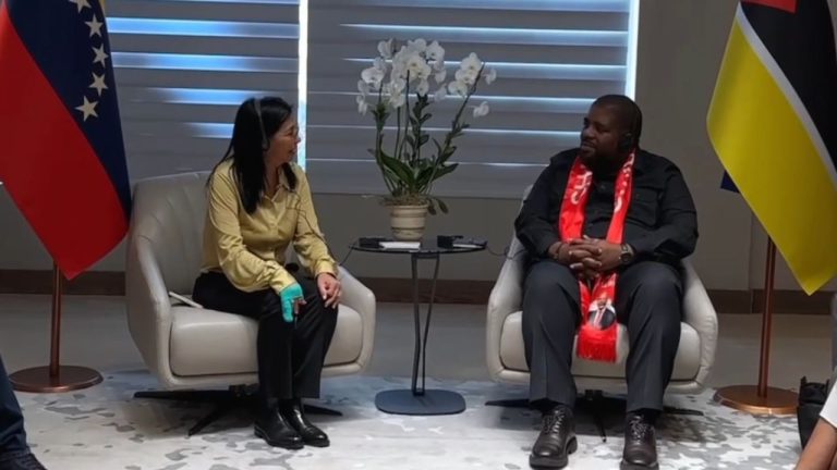 delcy-rodriguez-y-chakil-aboobacar-45230