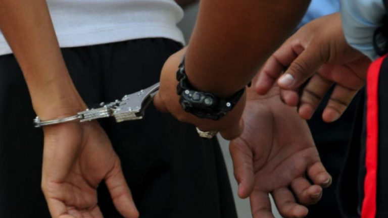 detienen-en-puerto-ordaz-a-mujer-que-se-hacia-pasar-por-alcaldesa-de-la-guayana-esequiba-45535