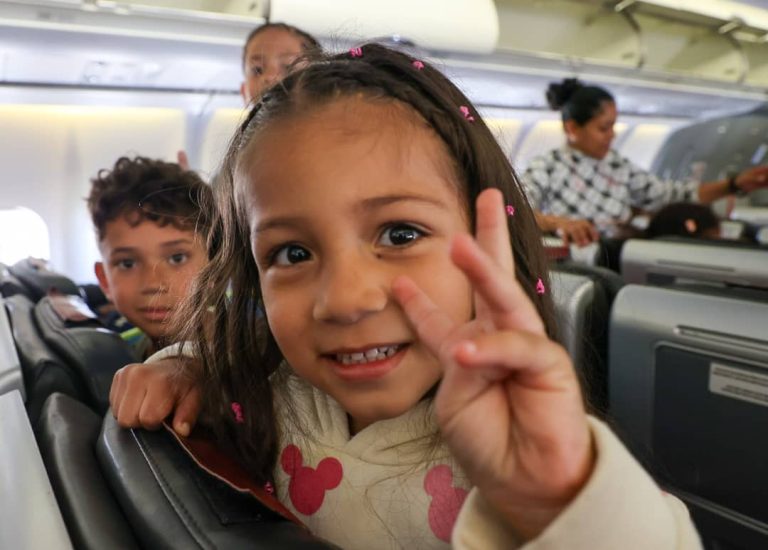 Retornan a suelo patrio 313 nuevos connacionales desde México (5)