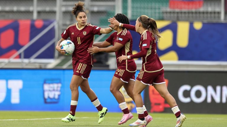 Vinotinto Femenina
