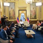 photo_4965612597047046042_y