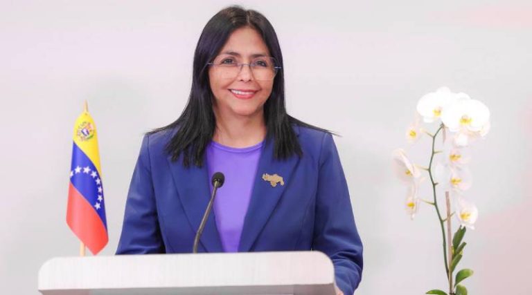 photo_5824743593984768383_x (1)