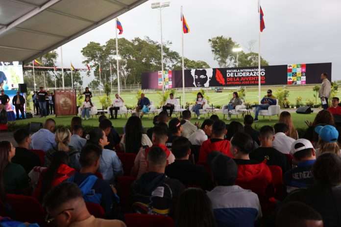 Escuale-Internacional-de-Liderazgo-696x464