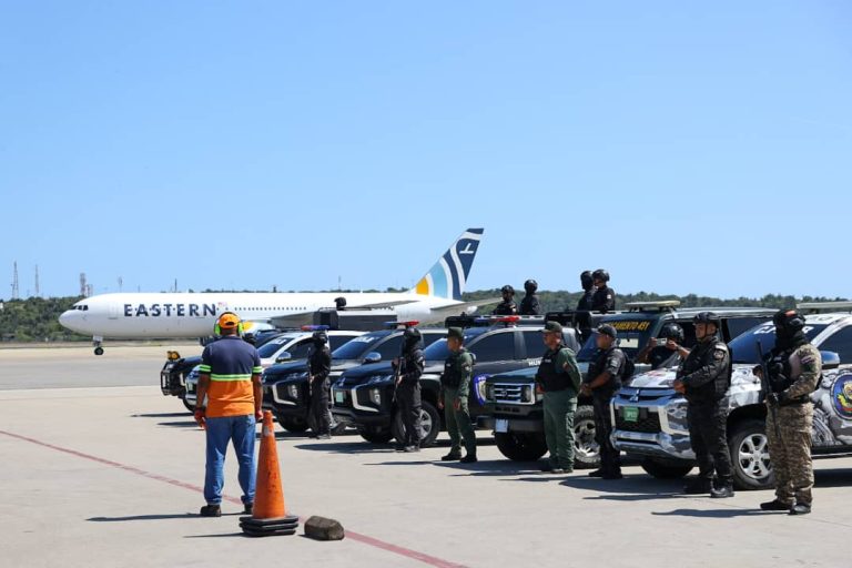 Retornan a suelo venezolano 5 niños secuestrados por Estados Unidos (12)