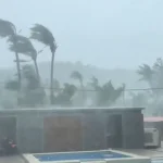 emergencia-en-el-sudeste-asiatico-por-el-supertifon-ragasa-el-aeropuerto-de-hong-kong-cerrara-36-hor_da39-3