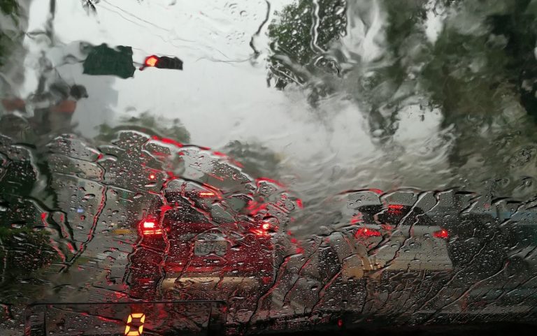 heavy-rains-2370689_1280